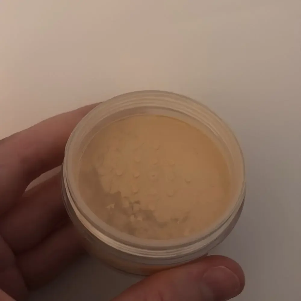 NWT Ace Beaute Effortless Radiance Loose Setting Powder in medium